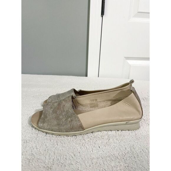 The Flexx Women’s Beige Silver Flats US 7.5 Peep Toe Rubber Bottom Gray EU 38.5 - Picture 7 of 12